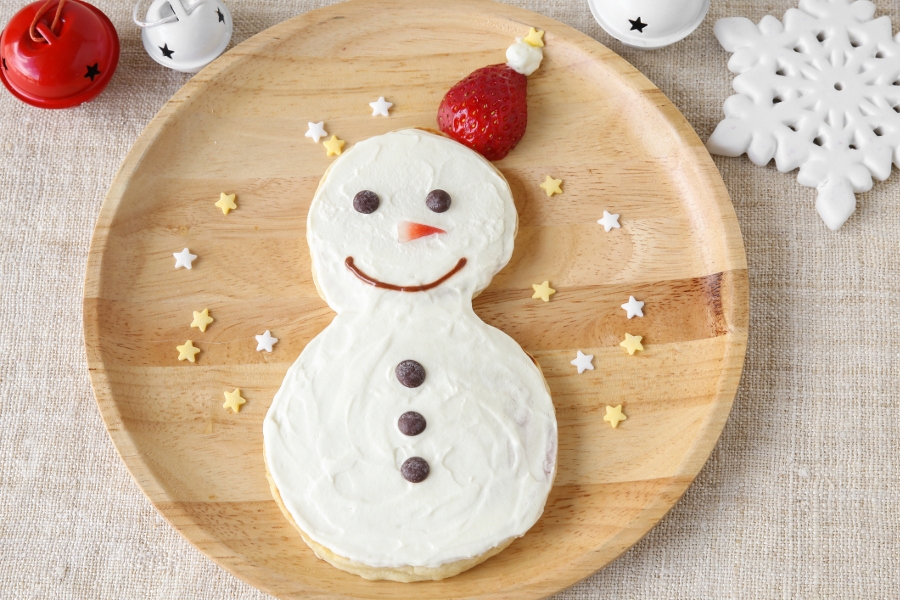 Fun homemade snowman pancake breakfast for kids